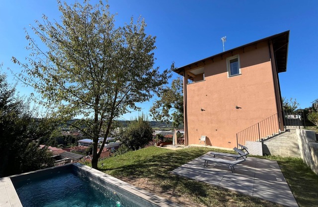 Newly renovated Villa in Langhe region with pool, terrace and spacious park.