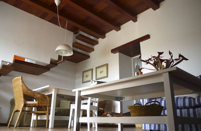 Newly restored in 2012, rural environment, fully connected, very well connected