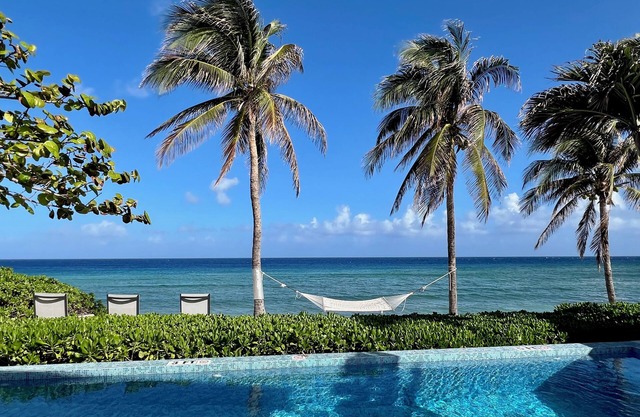 Newly updated luxury 4-bed, 4-bath villa with private pool and beach