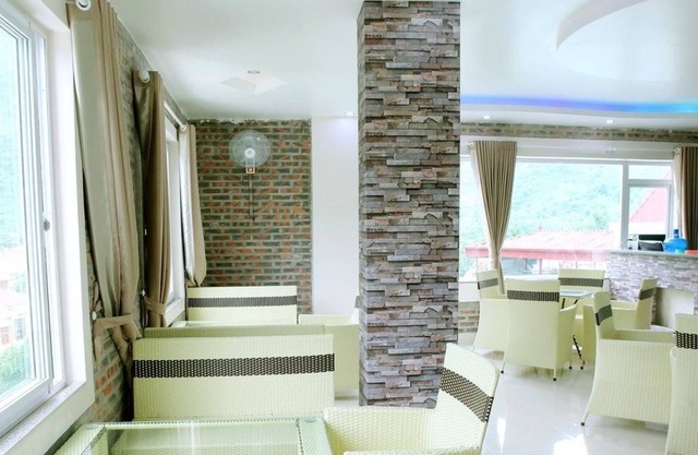 Ngoc Bach Hotel