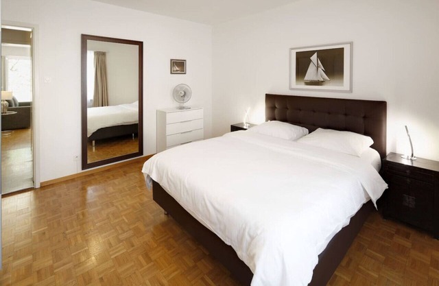 Nice 2BD flat city center/near FIFA (Wille 2)