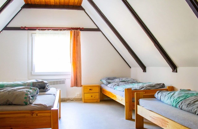 Nice apartment in villa for 12 guests with WIFI, TV, patio, pets allowed and parking