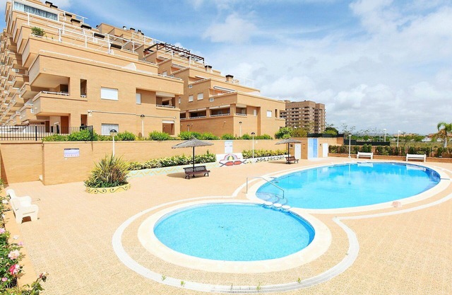Nice apartment for 6 people with pool, A/C, TV, terrace and parking