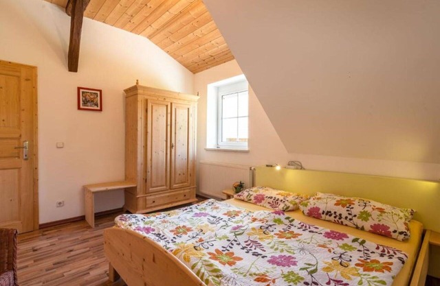Nice apartment for 8 guests with pool, WIFI, TV, patio and pets allowed
