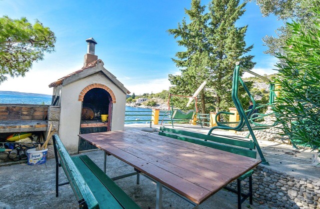 Nice apartment for 3 people with WIFI, A/C and TV