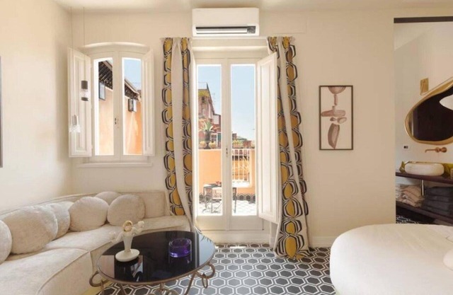 Nice apartment for 3 people with WIFI, A/C and terrace