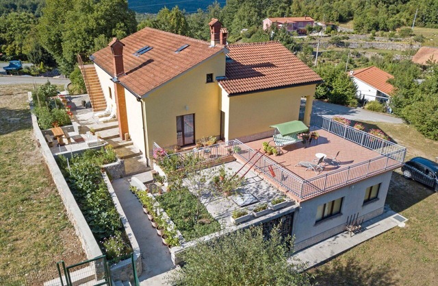 Nice apartment for 4 guests with A/C, WIFI, TV, terrace, pets allowed and panoramic view
