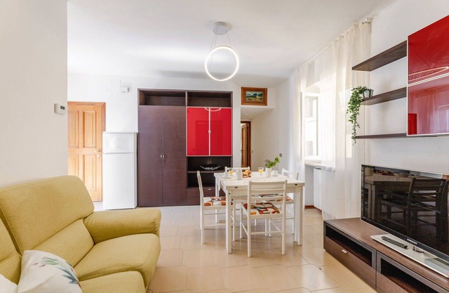 Nice apartment for 4 guests with A/C, WIFI, TV, terrace and panoramic view, close to Porto Recan.