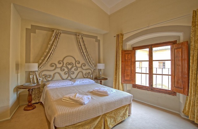 Nice apartment for 5 people with WIFI, pool, panoramic view and parking