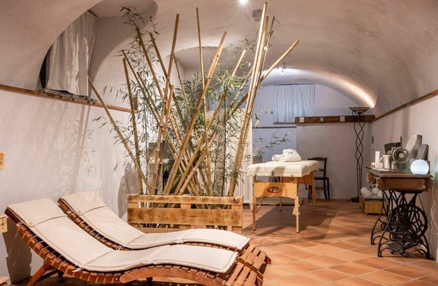 Nice apartment for 6 guests with WIFI, hot tub, terrace, pets allowed and parking