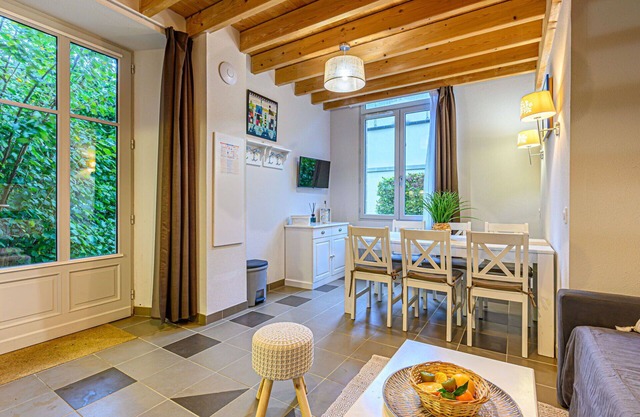 Nice apartment for 6 guests with WIFI, pool, TV and terrace