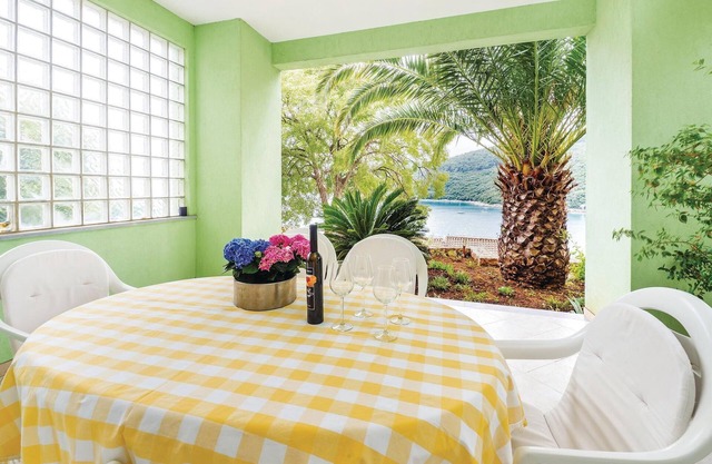 Nice apartment in Rabac with WiFi