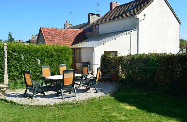 Nice holiday home in a quiet area close to Utah beach D Day