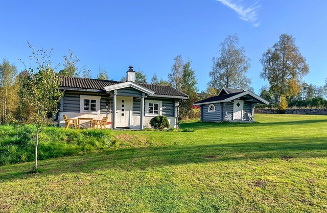 Nice home in årjäng with house a panoramic view
