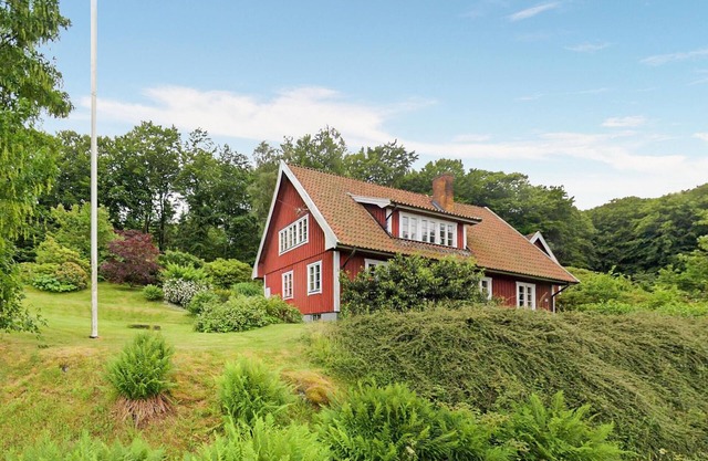 Nice home in Båstad with kitchen