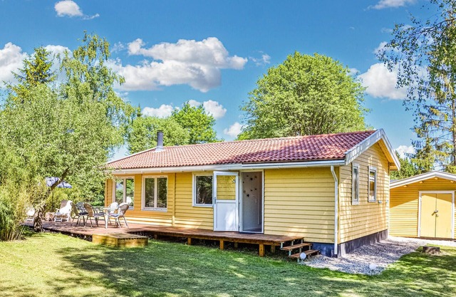 Nice home in Borup with WiFi