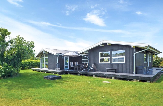 Nice home in Glesborg with kitchen
