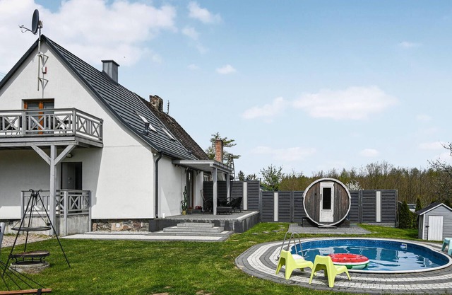 Nice home in Gniewino with kitchen