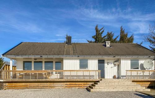 Nice Home In Kverva With Wifi