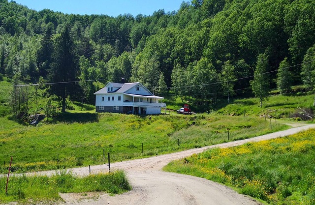 Nice home in Kvinesdal