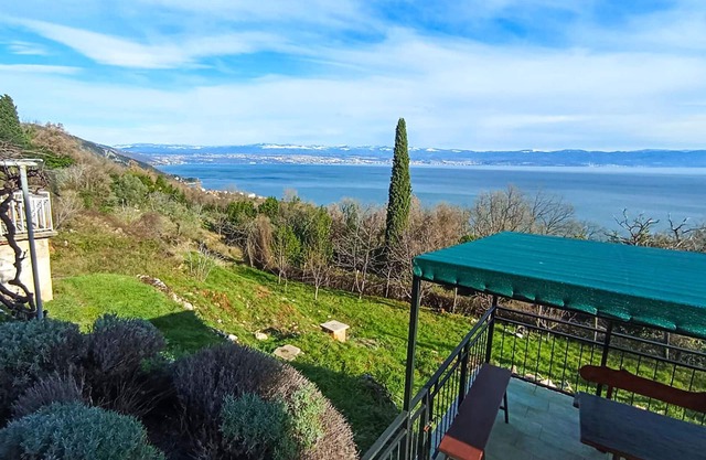 Nice home in Moscenicka Draga