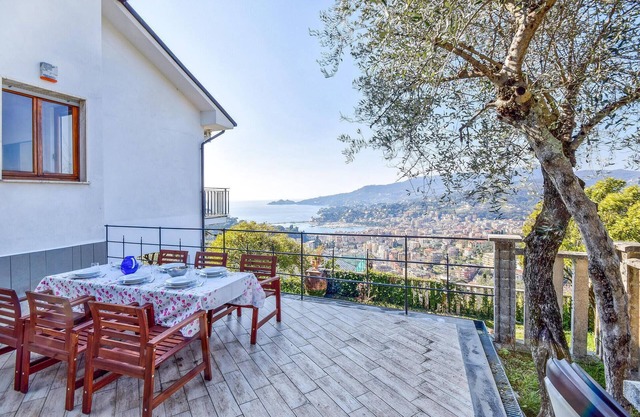 Nice home in Rapallo with kitchen
