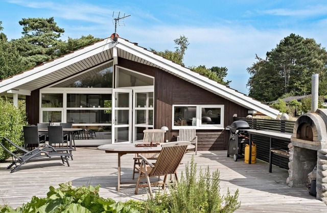 Nice home in Sjællands Odde with WiFi