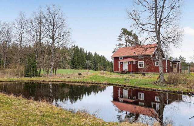 Nice home in Ulrichamn with WiFi