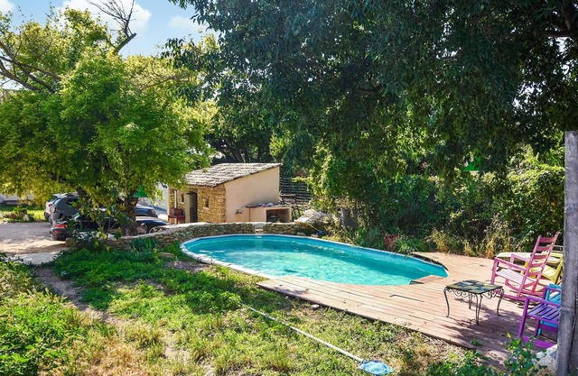 Nice home in Vacqueyras