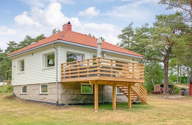Nice home in Vesterøy with WiFi