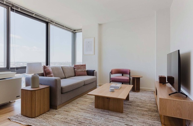Nice Long Island City 1BR w/A/C, Elev & Laundry, by Blueground