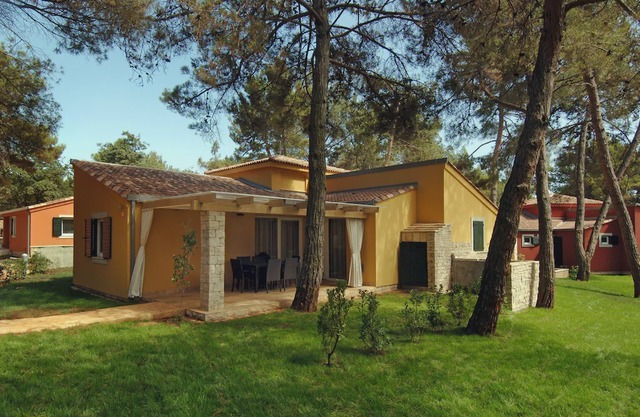 Nice traditional villa with a terrace and WiFi 2km from Umag