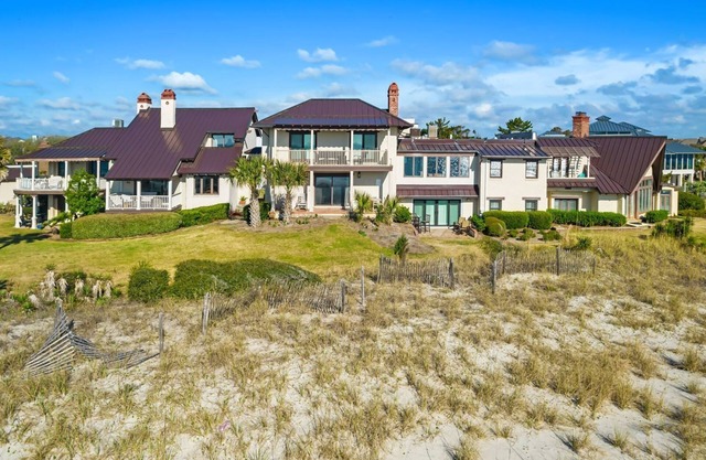 Nicely furnished downstairs villa; that opens to a porch overlooking the ocean