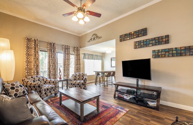 Nicely Updated Comfortable Condo in Old Town Scottsdale