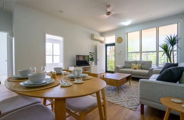 Nightcliff Retreat: Stylish 2BR Apt Near Foreshore