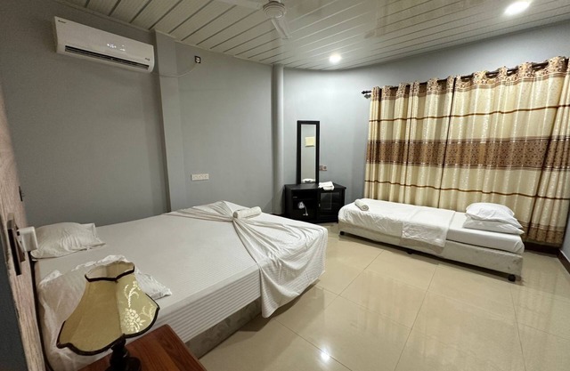 NikainnHimandhoo