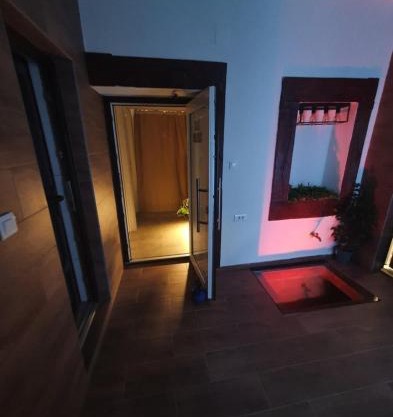 Nikhs apartment