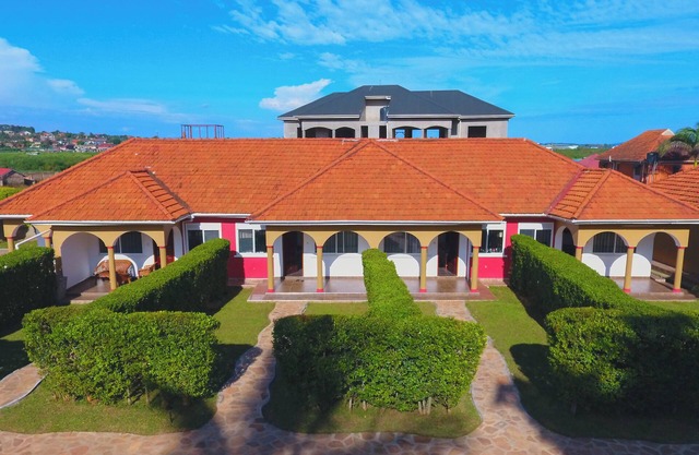nLucian Cottages: 2 bedroom peaceful retreat in Munyonyo