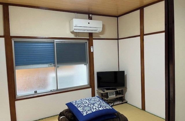 No 201 2 rooms 6 3 tatami mats with futons/Koto-ku Tokyo