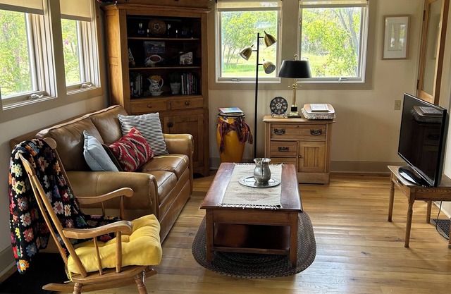 Nordic Nook with stars and mountain/color views, cozy and close to town