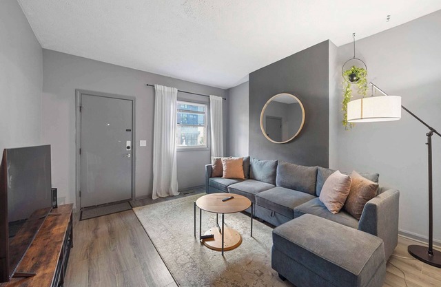 North Pearl Residences 874