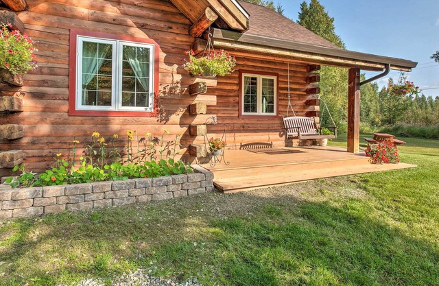 North Pole Log Cabin w/Northern Lights Views!