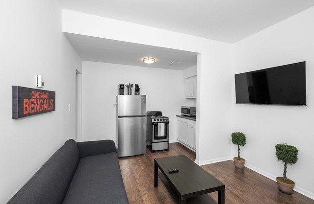 Northside Suites 3 – A Chic, Relaxed Stay for 2