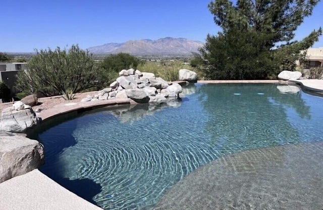 Northwest Tucson View Home w/Spa and Heated Pool, convenient to everything