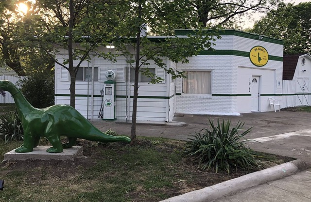 Nostalgic 1950s-Garage-Themed VRBO — Sleeps 10!
