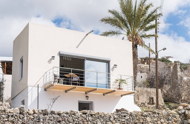 NOTOS WELL Studio-House