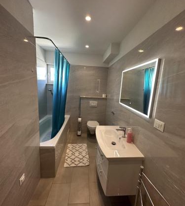 Novi apartmani Škrape u samom centru s parkingom