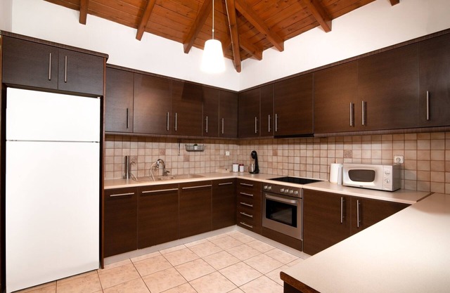 NS-George Apartments by the Airport