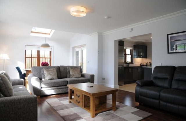 Number Two Dingle: Large Family Holiday Home