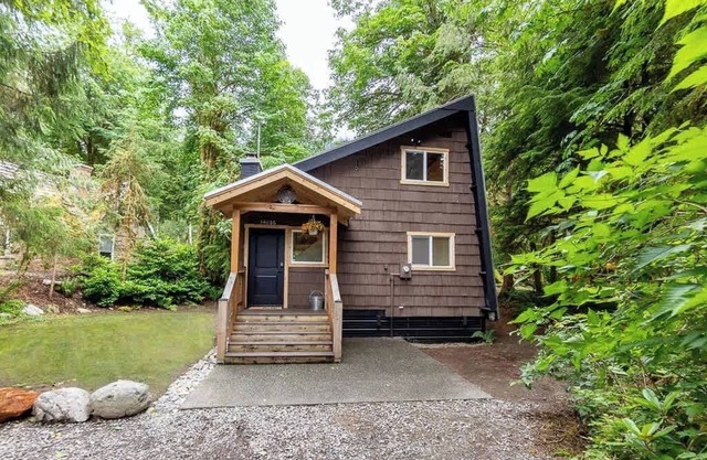 NWPADS-Verlot River Cabin - Hot Tub-Firepit-Beach